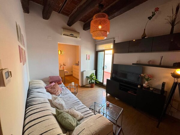 Barcelona 🔁 Madrid, Mallorca, Menorca, Canary Island, Valencia — Salon — photo 2