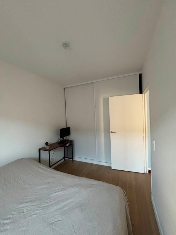 Paris 🔁 Anywhere in Europe — Chambre — photo 3