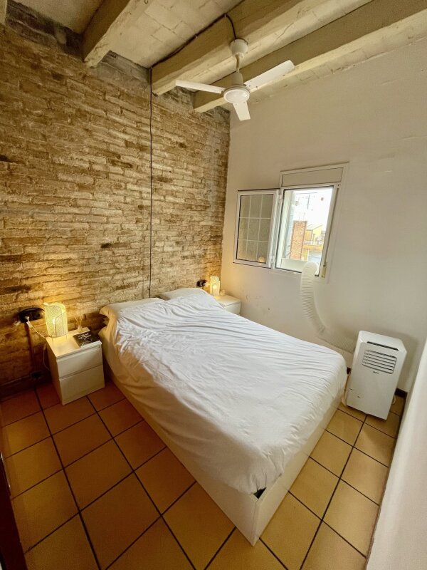 Barcelona 🔁 Italy or wider Europe — Chambre — photo 5
