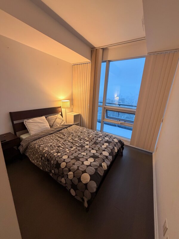 Échange Toronto —> Amérique du Nord, Amérique du Sud — Chambre — photo 5