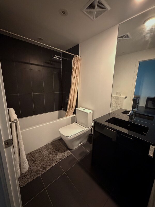 Échange Toronto —> Amérique du Nord, Amérique du Sud — Salle de bain — photo 4