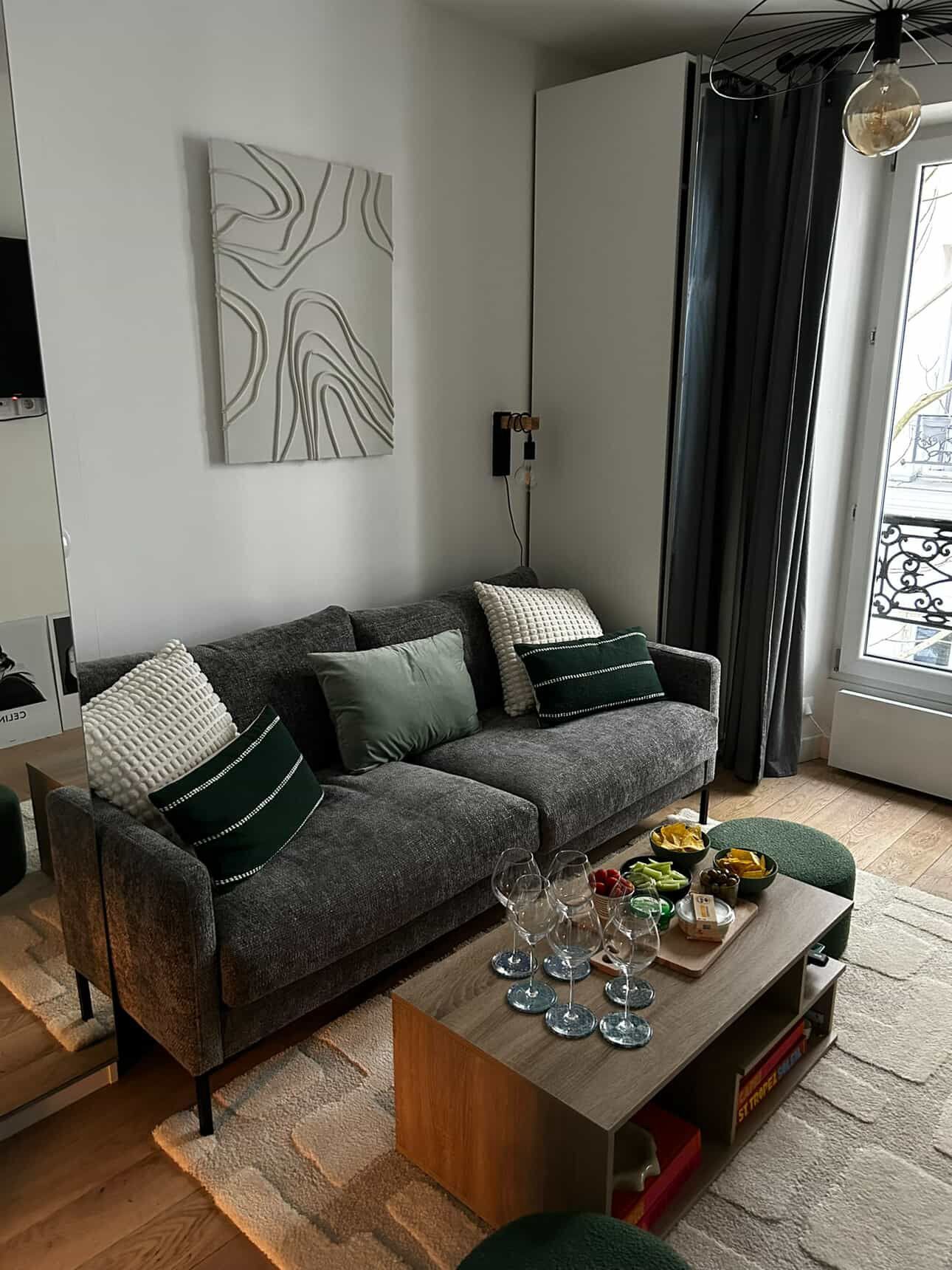 Séjour à Paris, au coeur de Montmartre — Salon — photo 1